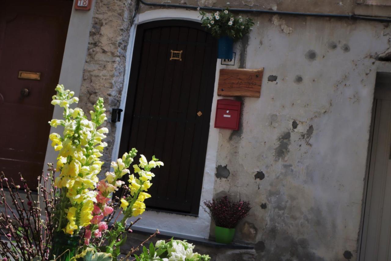 Villa La Casa Degli Alberi Dolceacqua Exterior foto